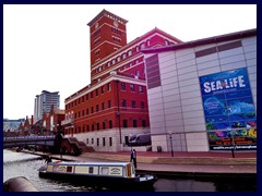 Worcester and Birmingham Canal 10 - Clock Tower, Aquarium.JPG